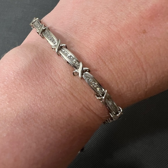 Helzberg Diamonds Jewelry - Helzberg sterling silver & diamond tennis bracelet - 6.75”